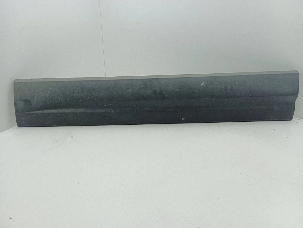 Front door trim (molding) 575854940