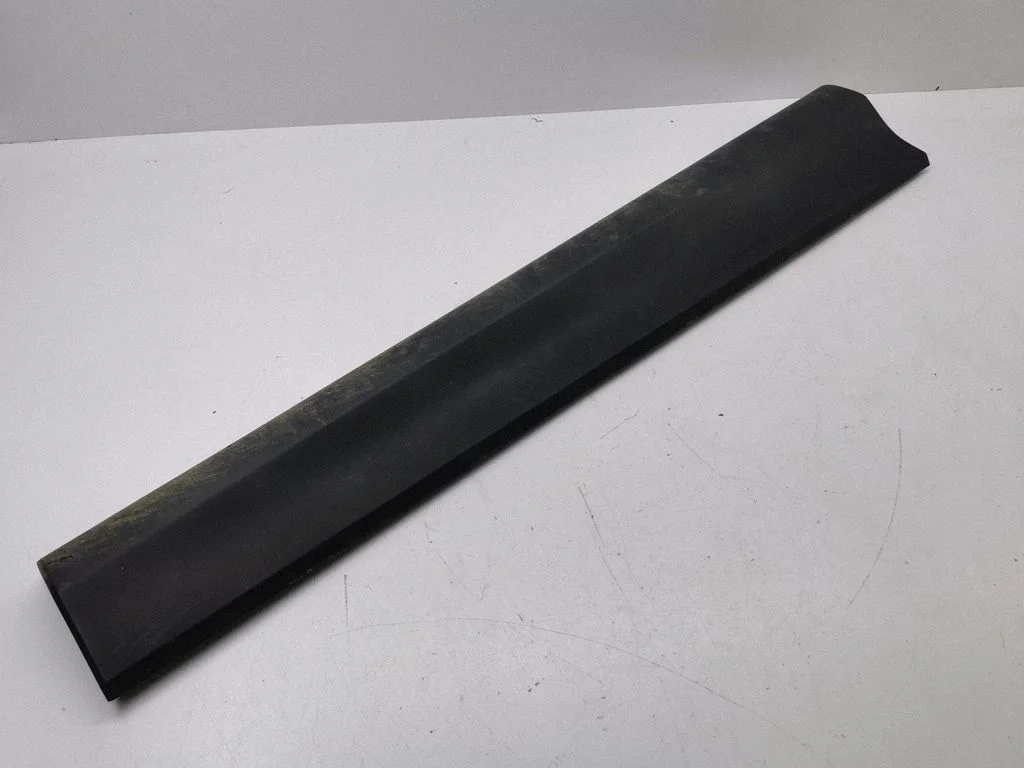 Priekšējo durvju apdare (molings) KD5351RA1