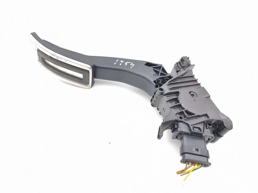 Accelerator throttle pedal – Audi Q4 e-tron (2021-)