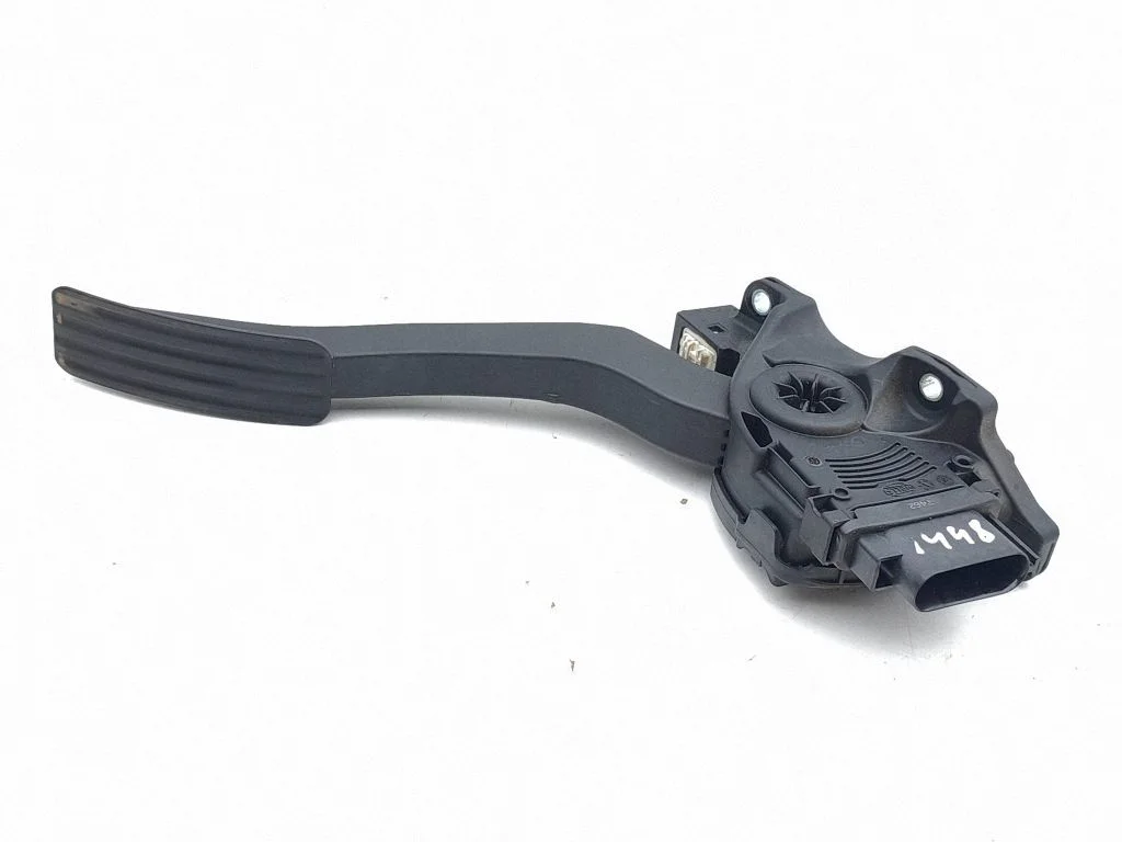 Accelerator throttle pedal CPLA9F836AA