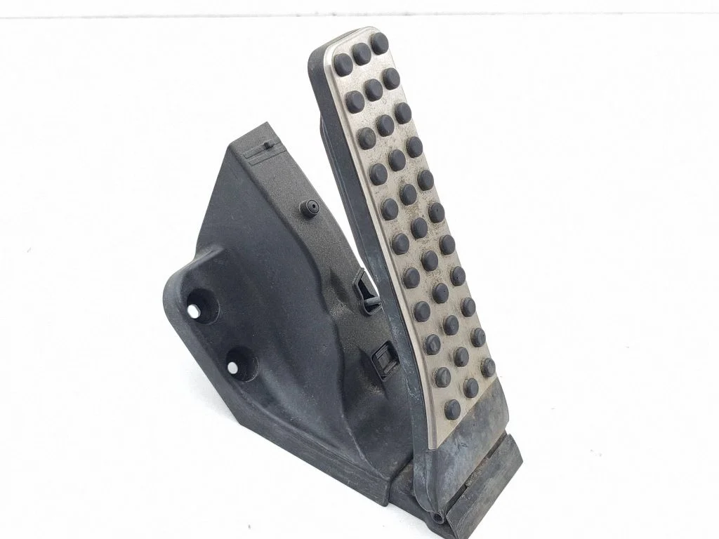 Accelerator throttle pedal – Mercedes-Benz GLC-Class C253 (2016-)