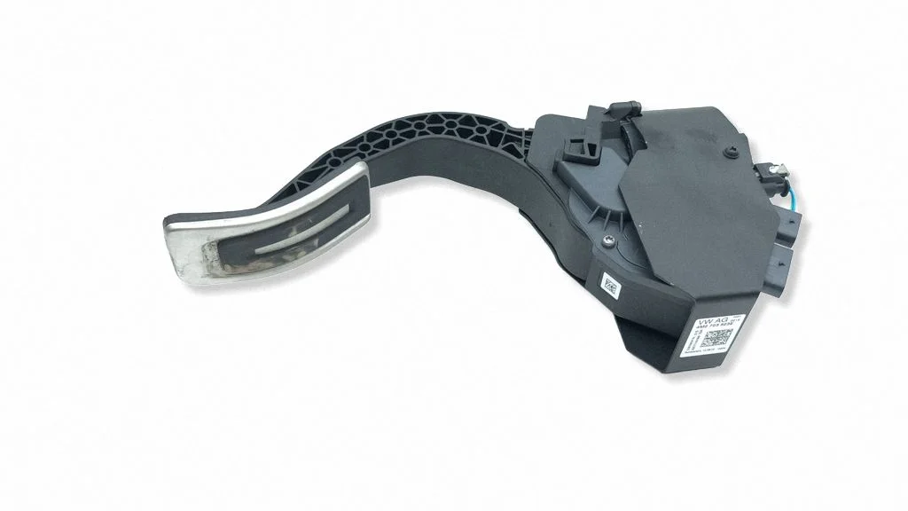 Accelerator throttle pedal 4M2723523E