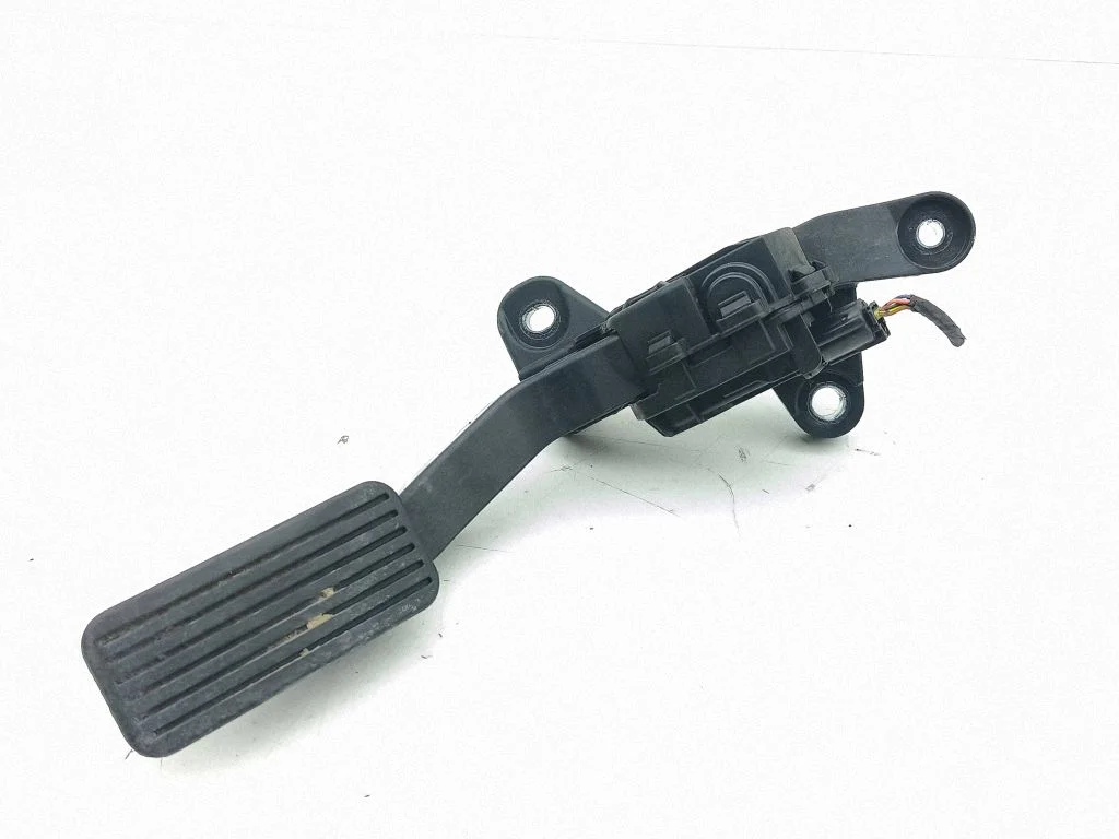 Accelerator throttle pedal – KIA Niro (2016-2022)
