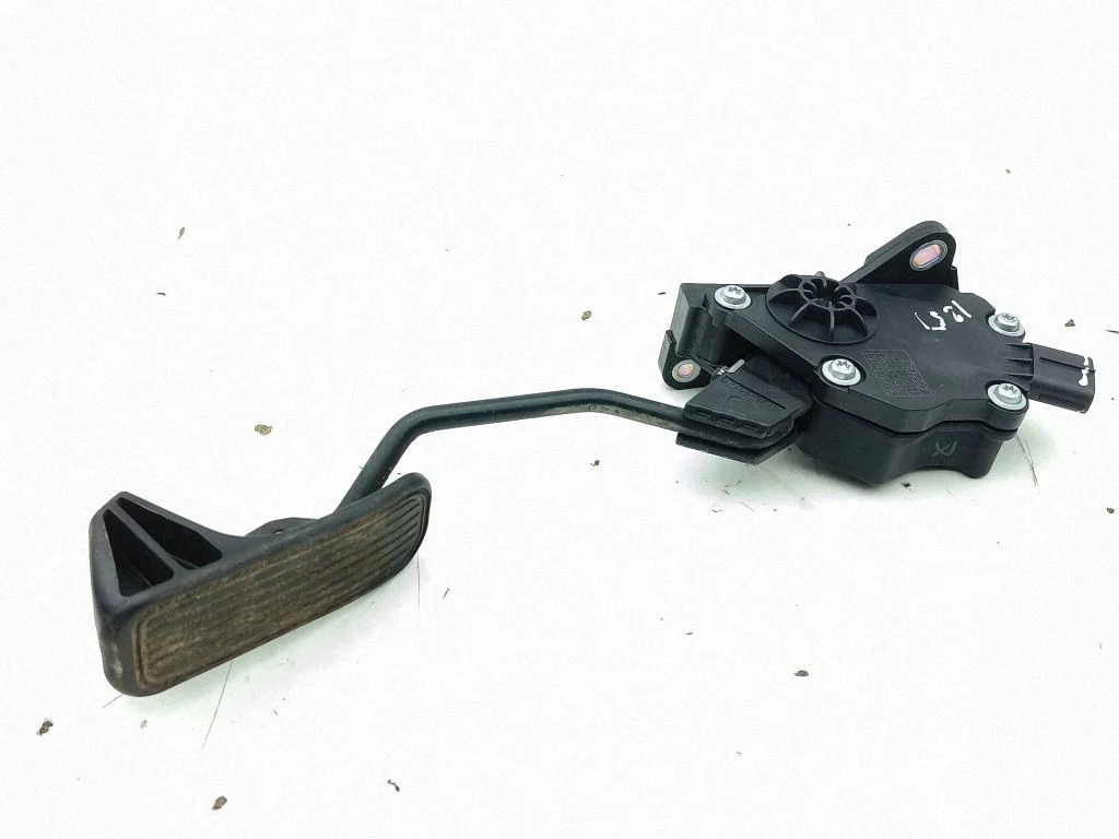 Accelerator throttle pedal 7811076011