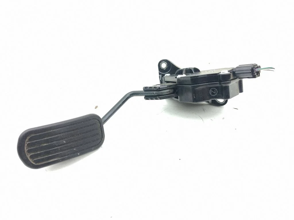 Accelerator throttle pedal 7811047060