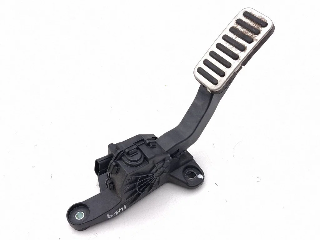 Accelerator throttle pedal – KIA Niro (2016-2022)