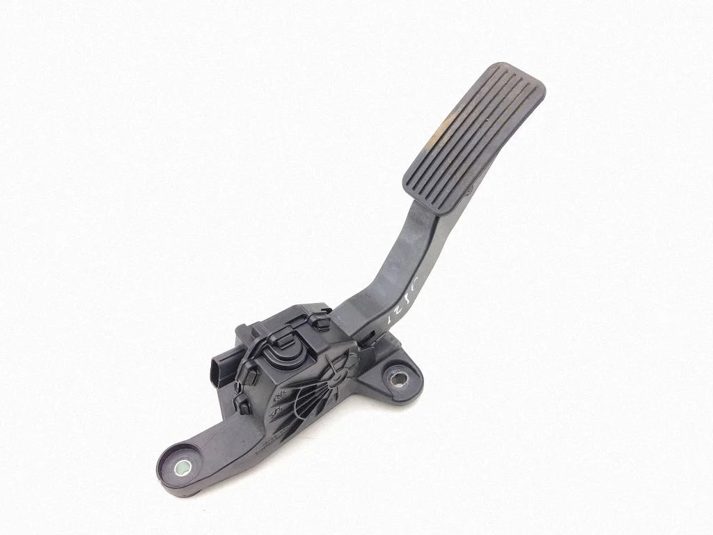Accelerator throttle pedal – KIA Niro (2016-2022)