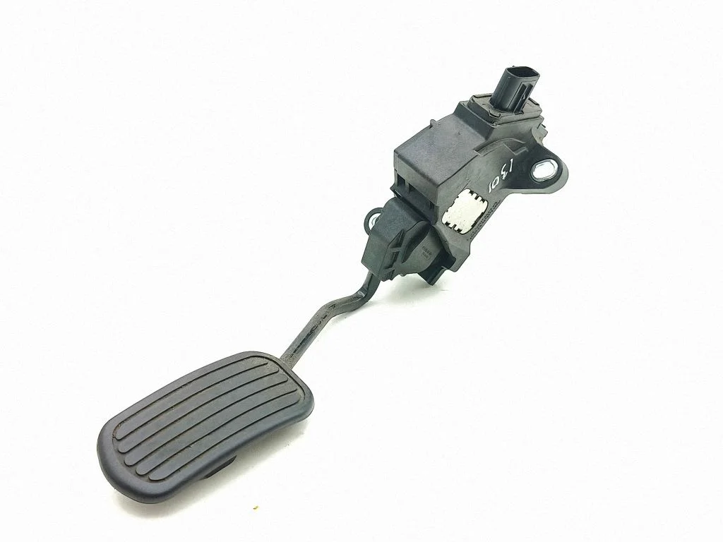 Akseleratora pedālis 781100W110