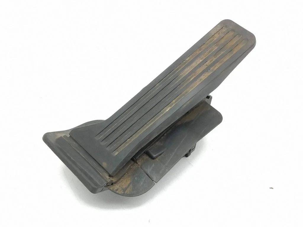 Akseleratora pedālis 6PV31204122