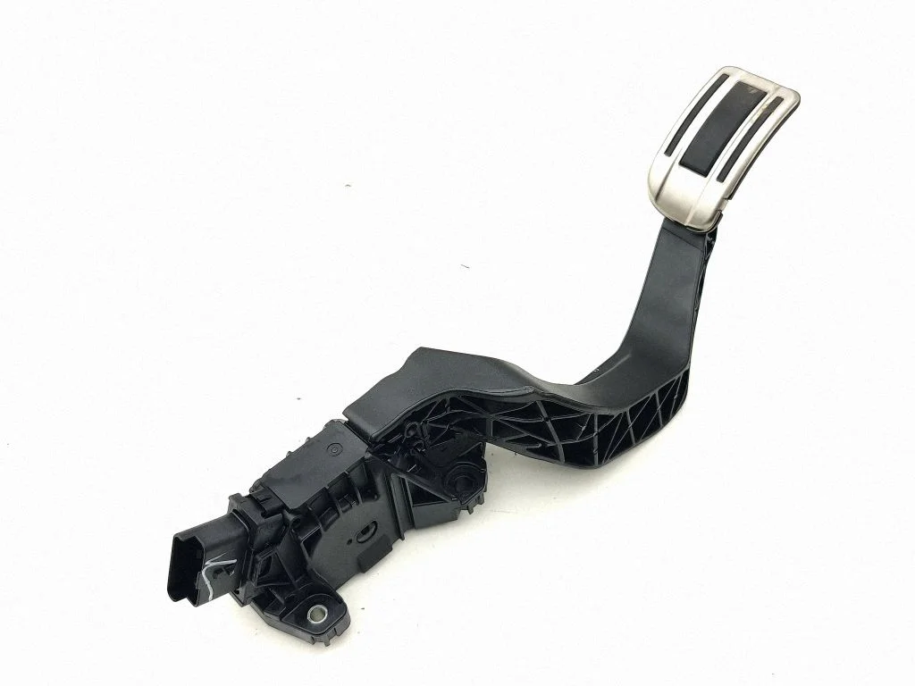 Accelerator throttle pedal 9837891980