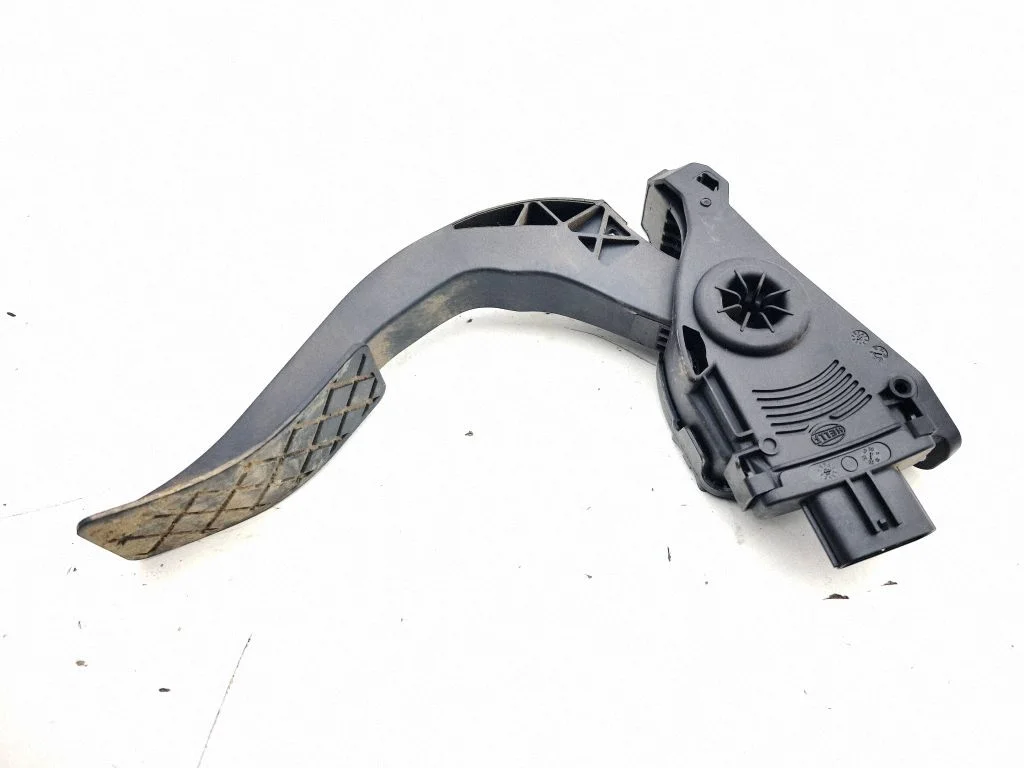Accelerator throttle pedal 6PV00950521