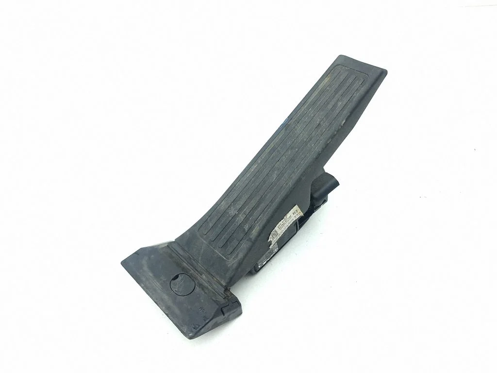 Accelerator throttle pedal 32700N7100