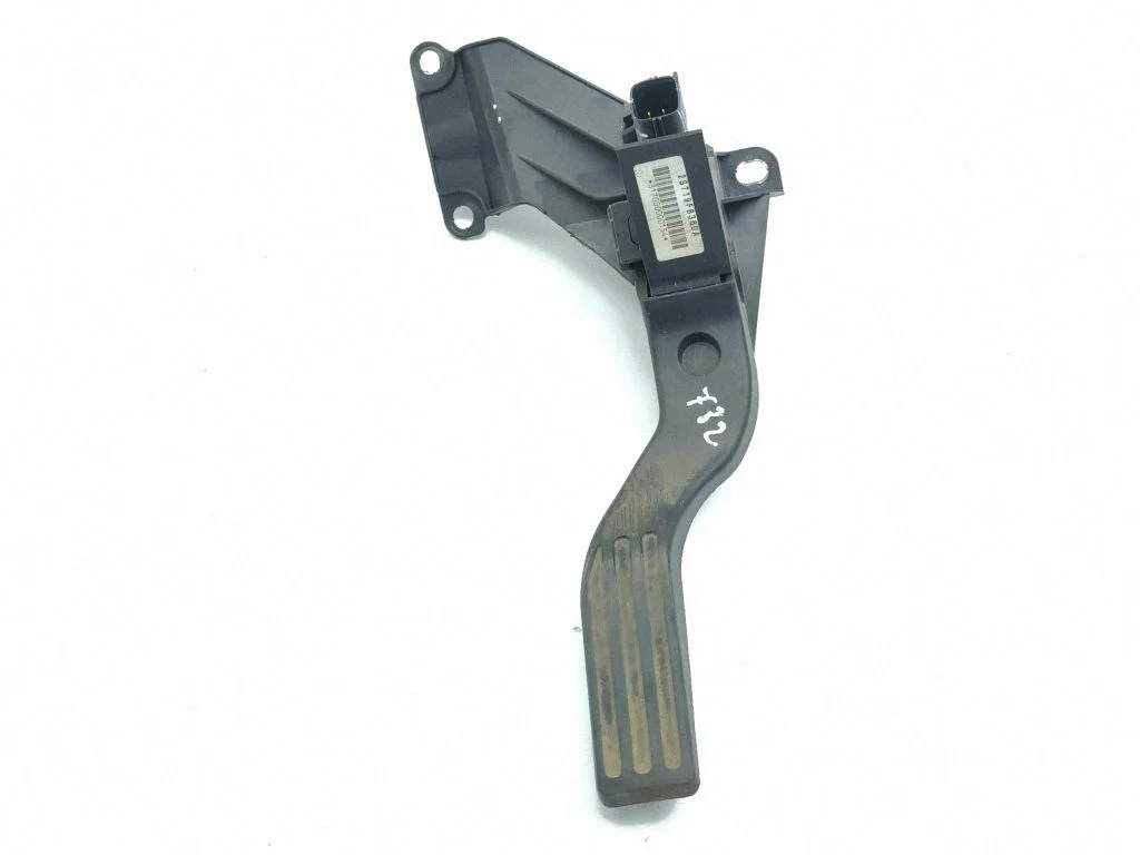 Accelerator throttle pedal 2S719F836DA