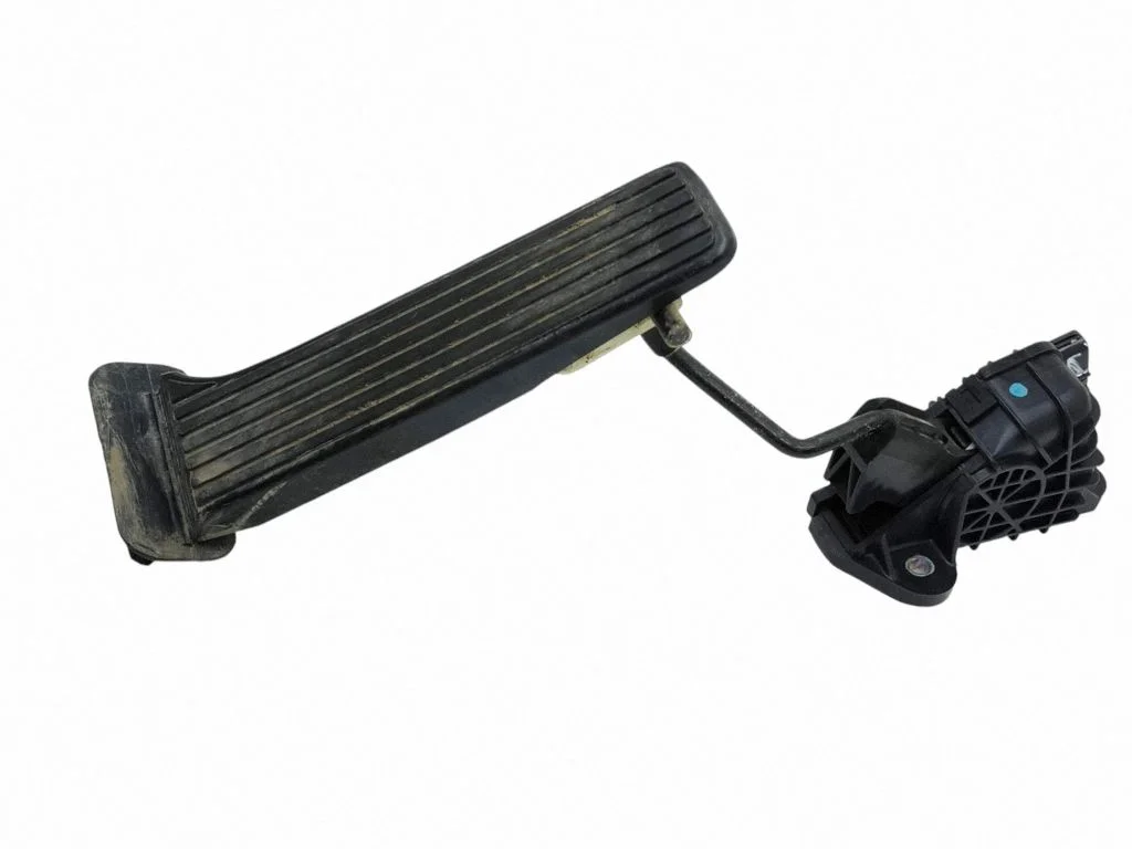 Accelerator throttle pedal – Lexus GS 300 350 430 450H (2005-2012)