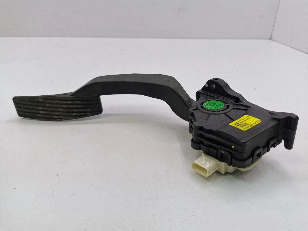 Accelerator throttle pedal 95097911