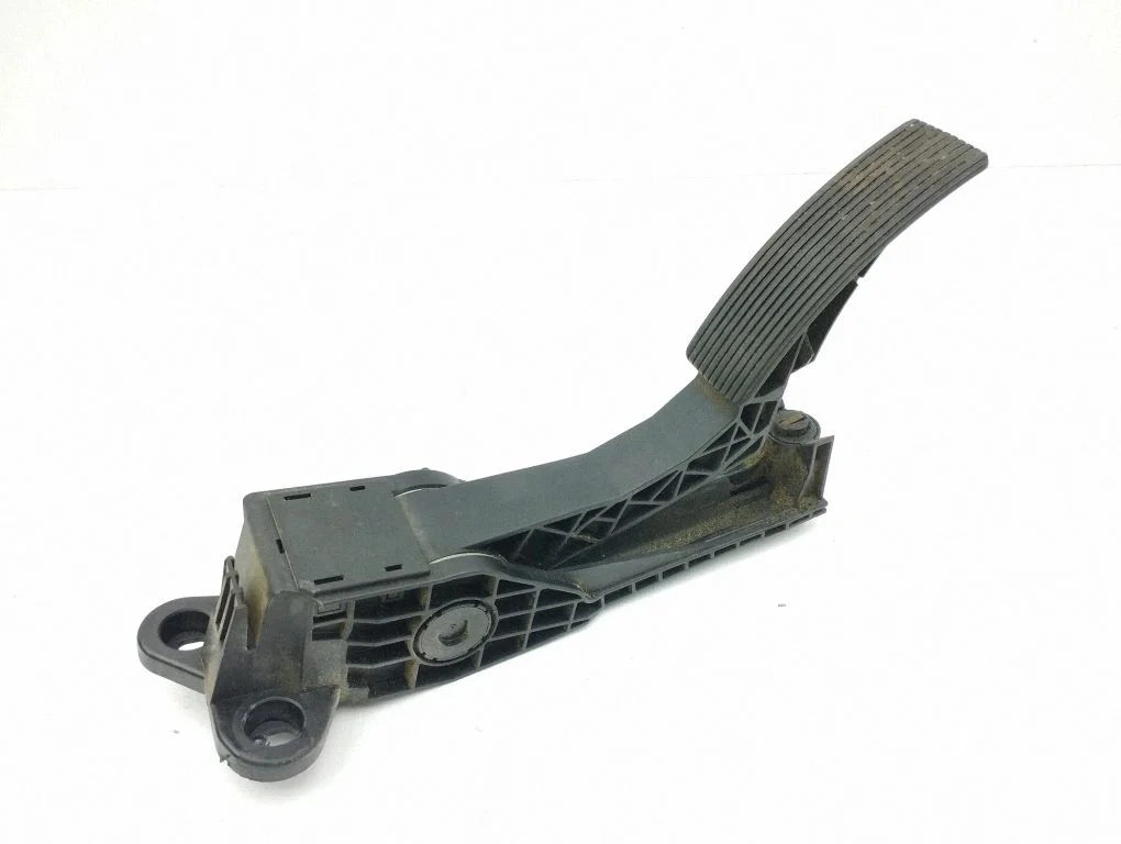 Gaasipedaal – Mercedes-Benz ML-klass W164 (2005-2011)