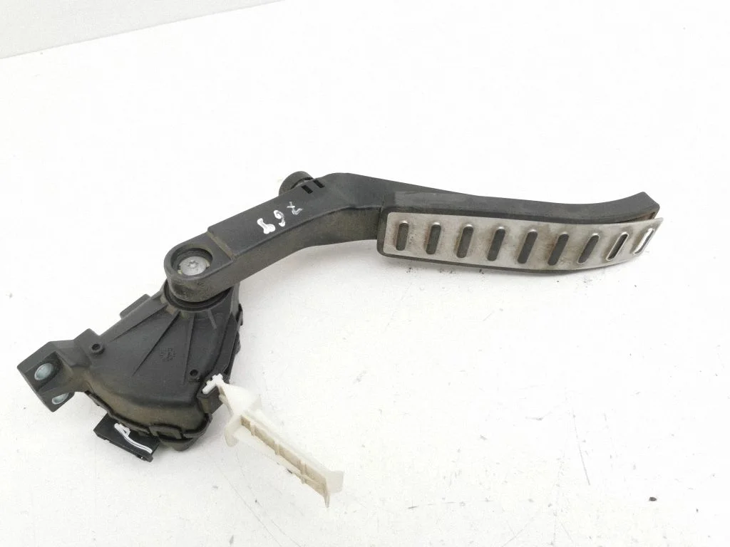 Accelerator throttle pedal 7L0723507