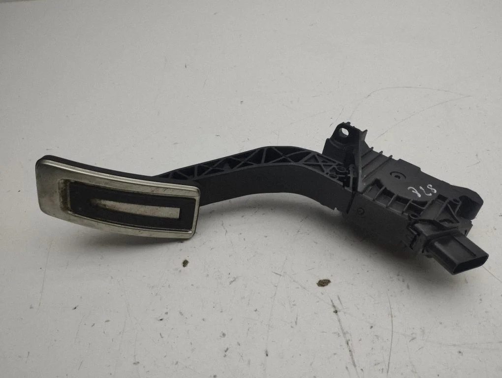 Accelerator throttle pedal 5Q2729503F