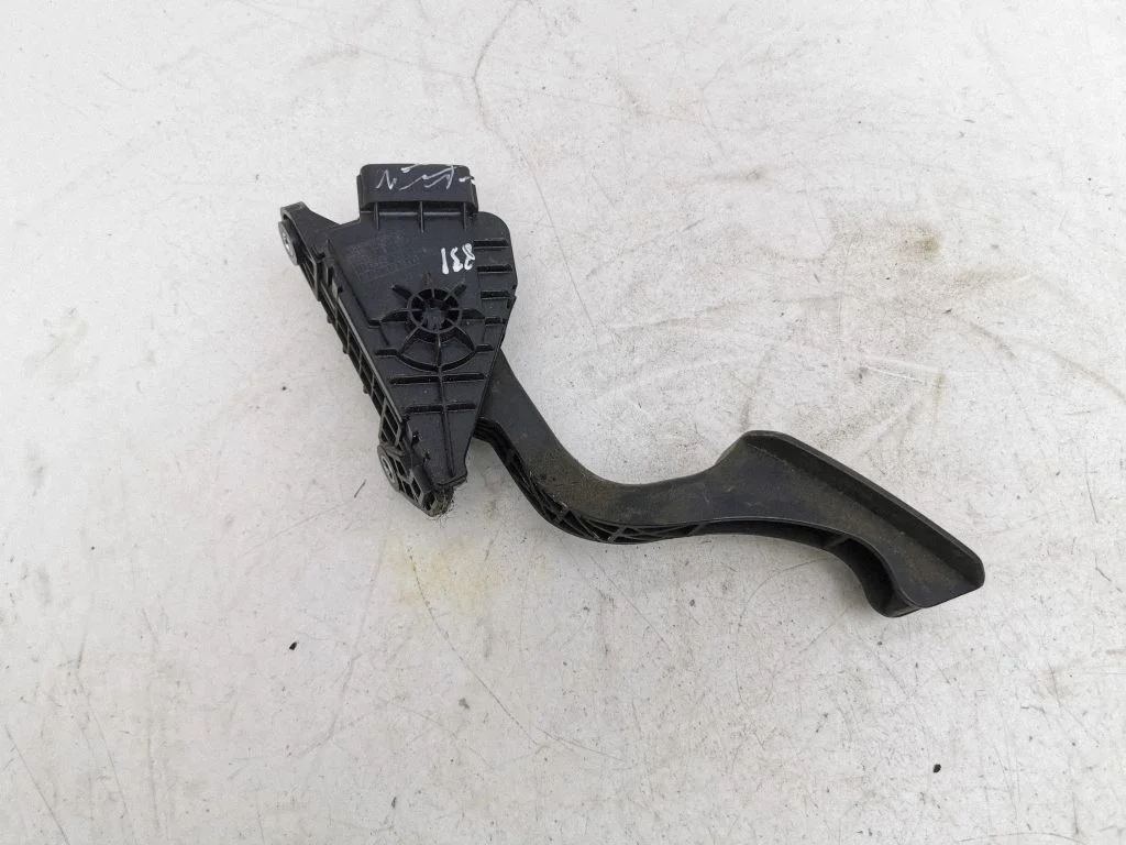 Accelerator throttle pedal 7812047050