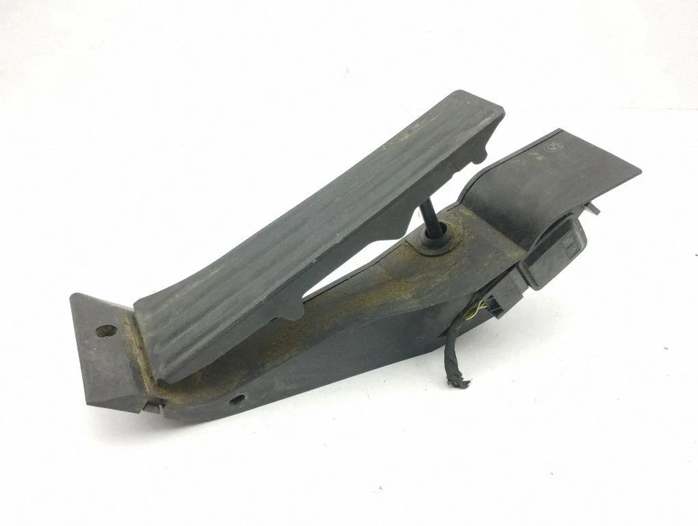 Gaasipedaal – BMW 5-seeria E60 E61 (2004-2010)