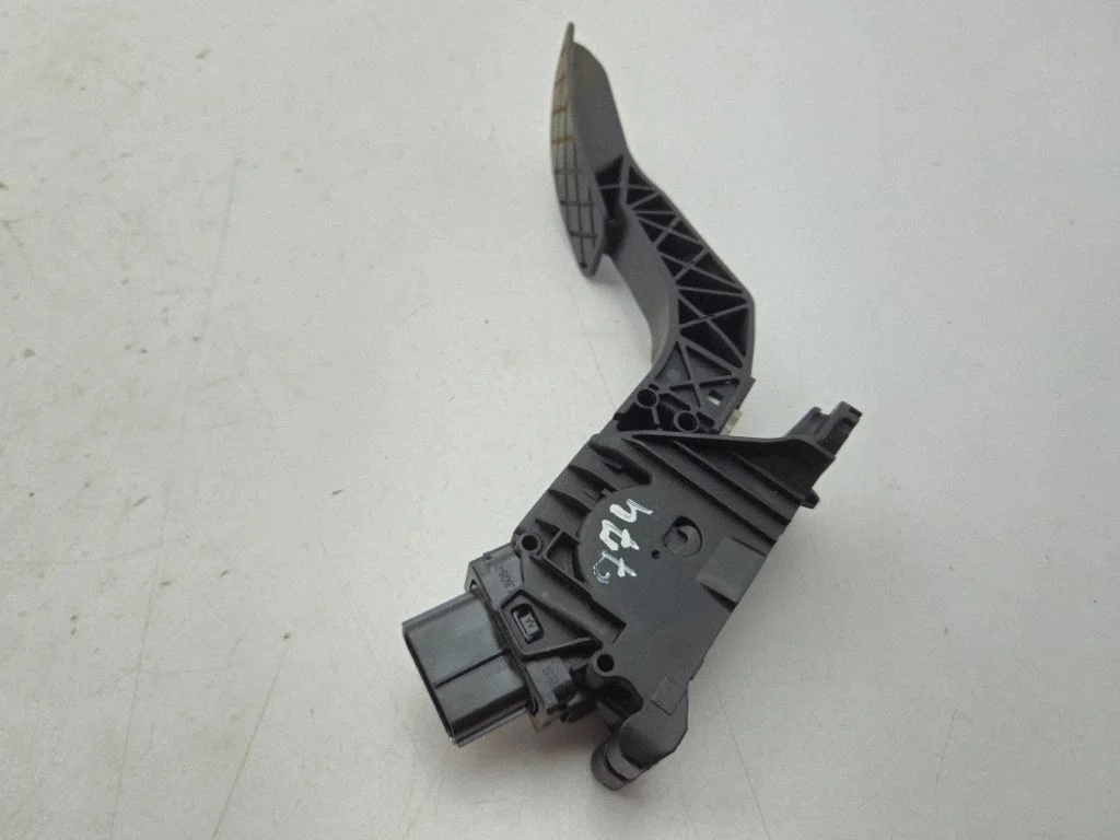 Accelerator throttle pedal – Volkswagen Tiguan Allspace (2017-)