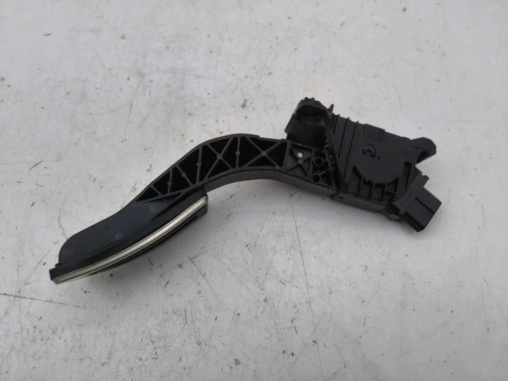 Accelerator throttle pedal 2Q2723503
