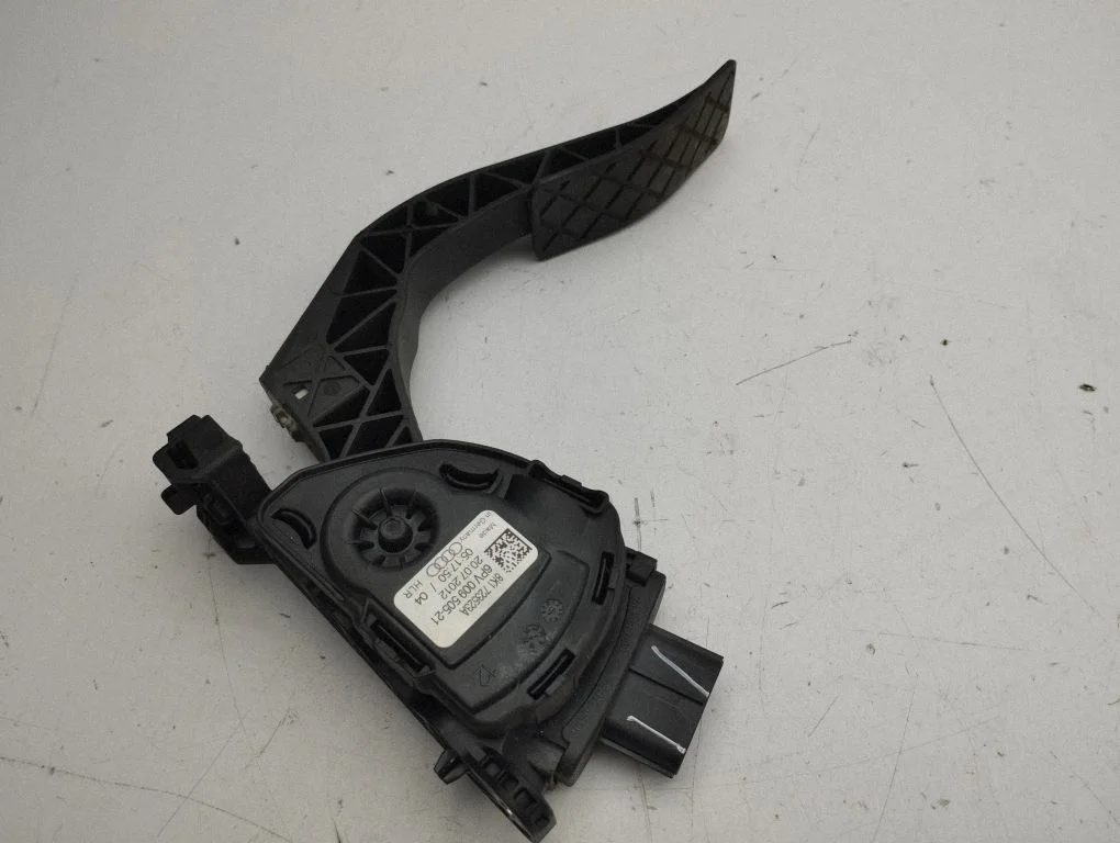 Accelerator throttle pedal 8K1723523A