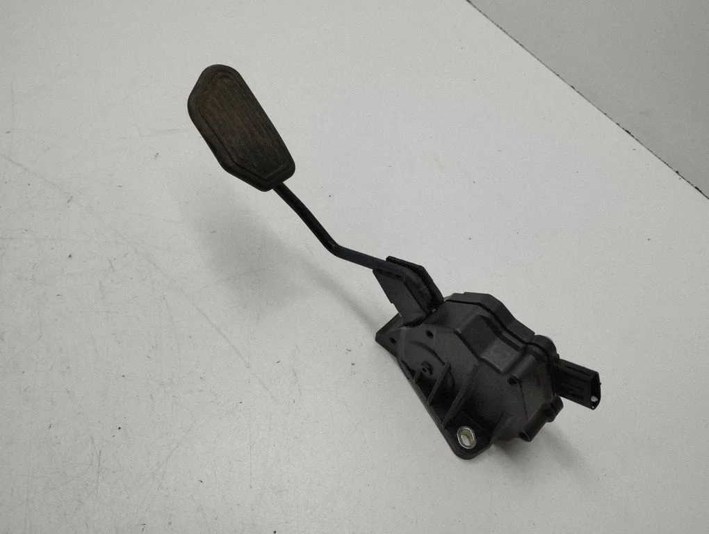 Accelerator throttle pedal 7811042050
