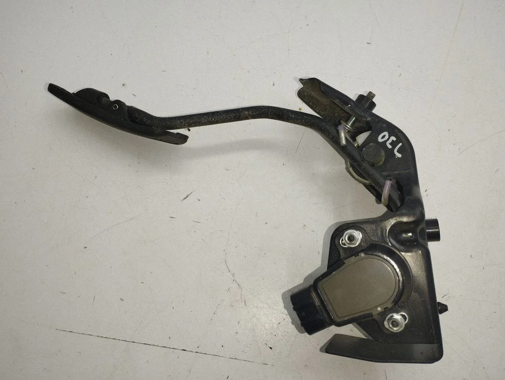 Accelerator throttle pedal 7811135030