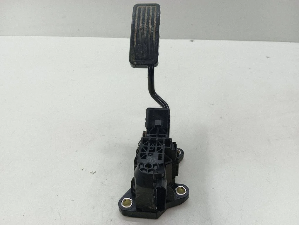 Accelerator throttle pedal – Honda CR-V (2013-2016)