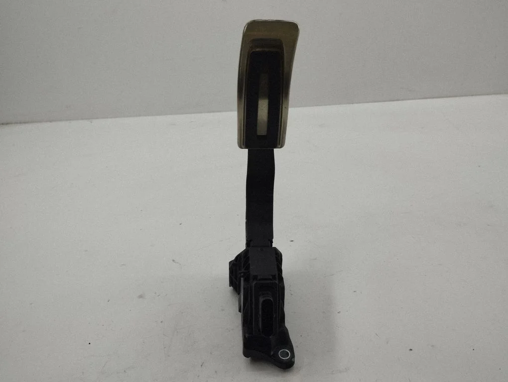 Accelerator throttle pedal 8W1723523A