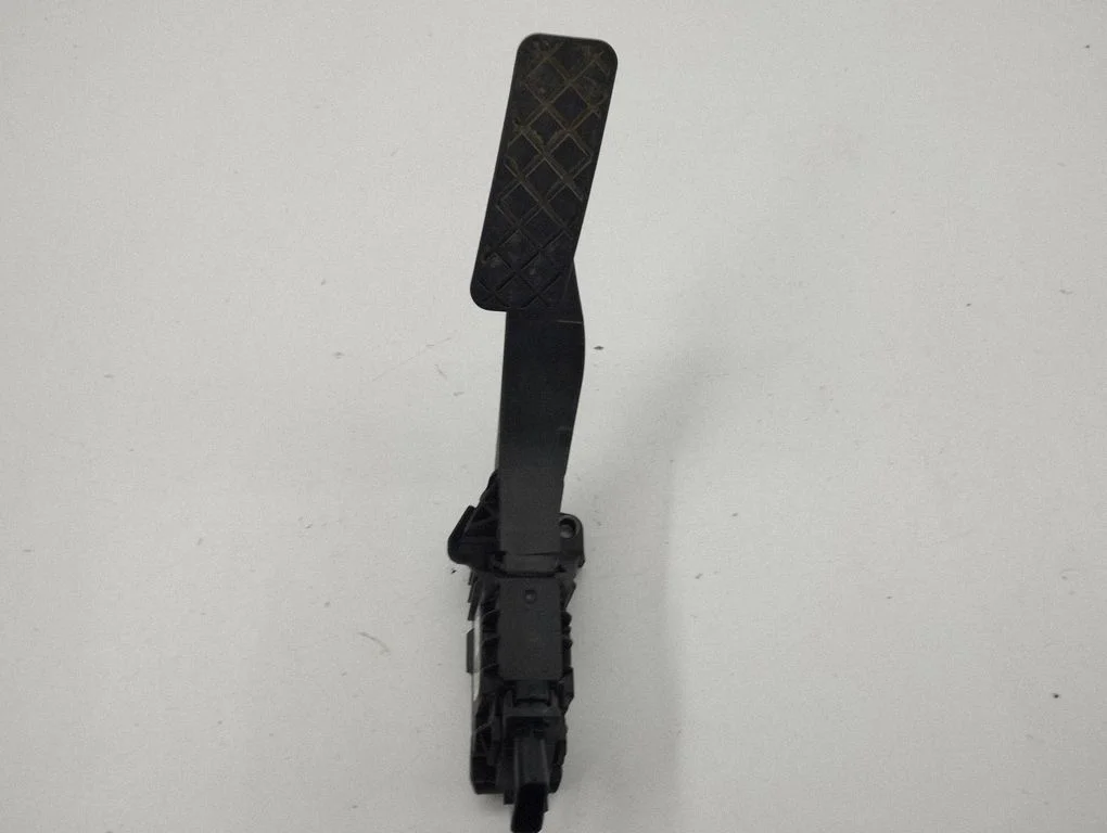 Accelerator throttle pedal 2Q2723503A