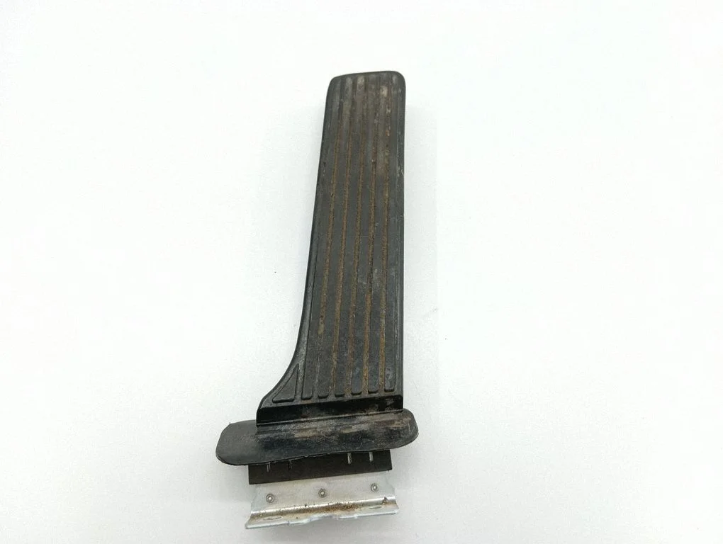 Accelerator throttle pedal – Lexus GS 300 350 430 450H (2005-2012)