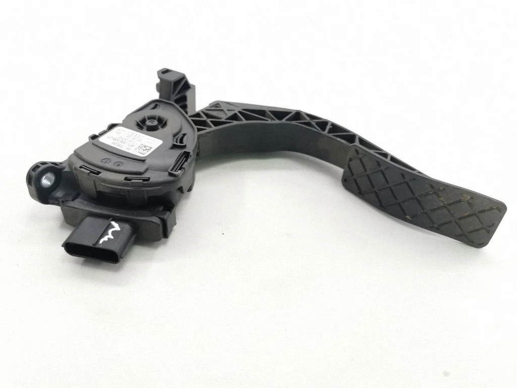 Pedał gazu 8K1723523A