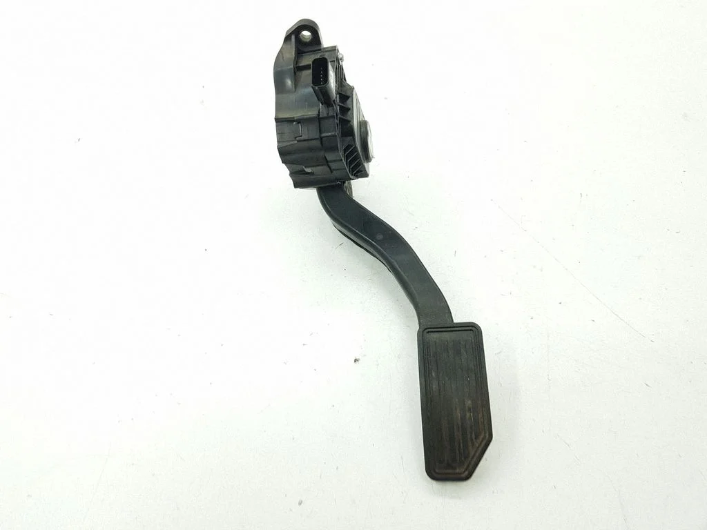 Accelerator throttle pedal WAVE1CD391