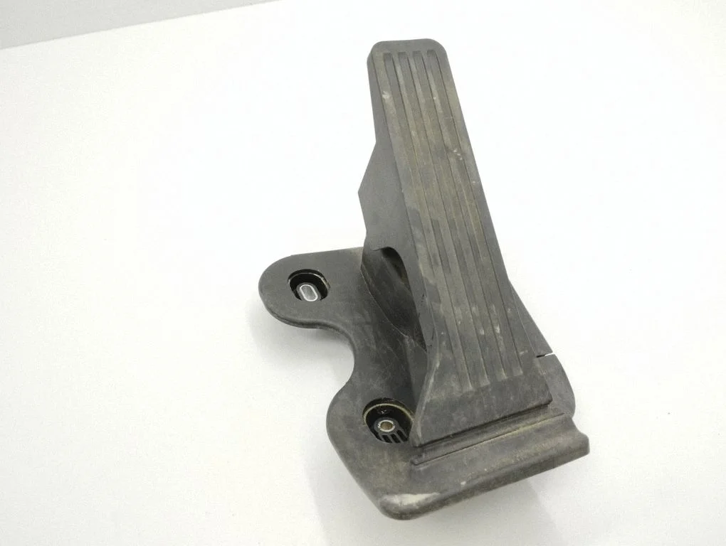 Pedał gazu KD3141600