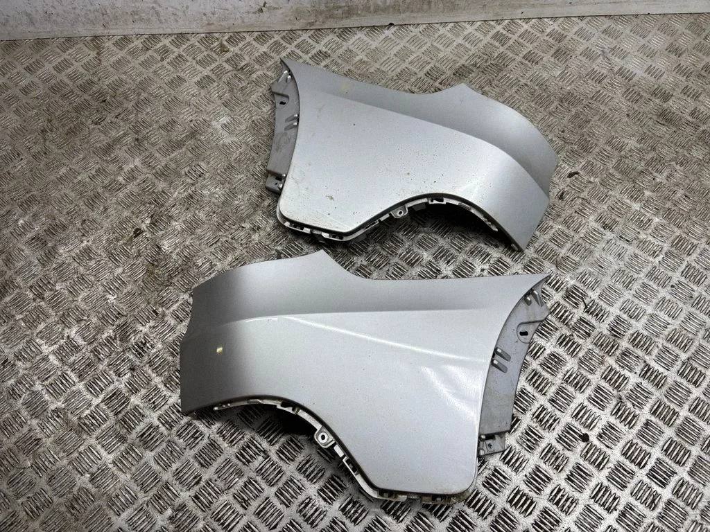 Rear bumper corner part panel trim