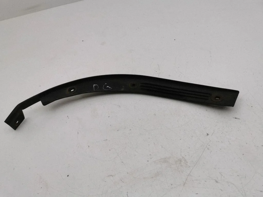 Rear bumper corner part panel trim EH1051PE1