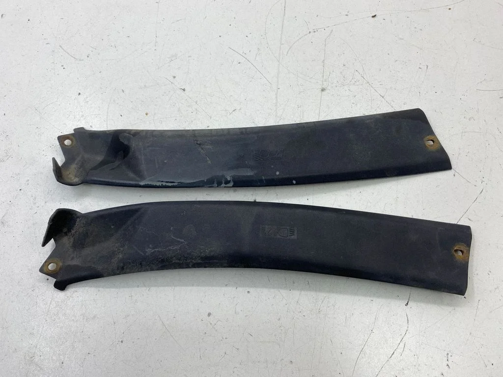 Under headlight/headlamp trim 6025303192