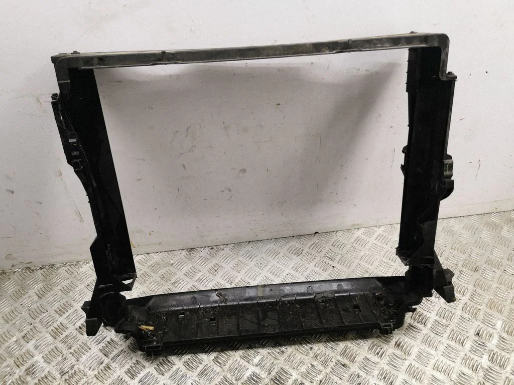 Radiaatori tugipaneeli klamber – BMW X5 E70 (2006-2013)