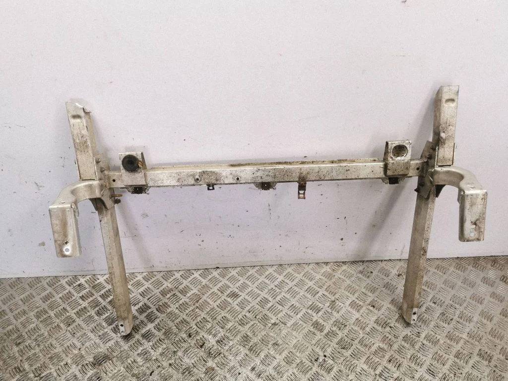Radiatoru paneļa kronšteins