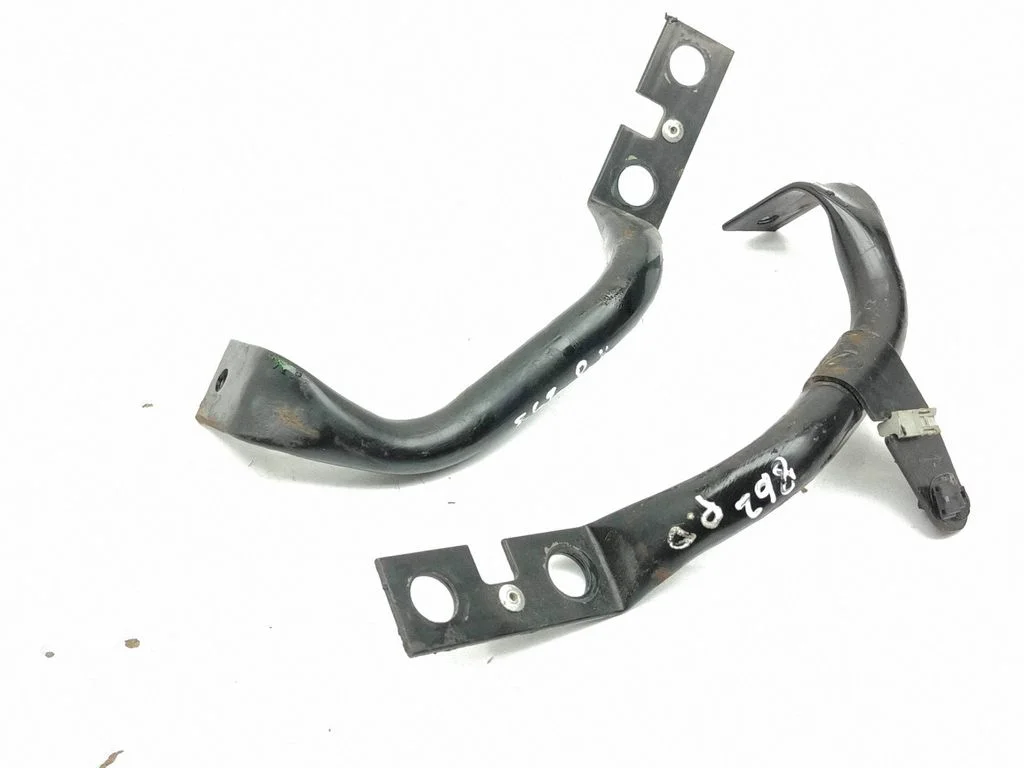 Radiator support slam panel bracket