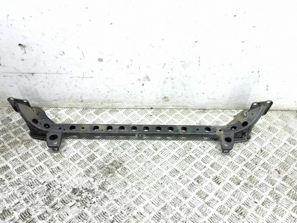 Radiatoru paneļa kronšteins
