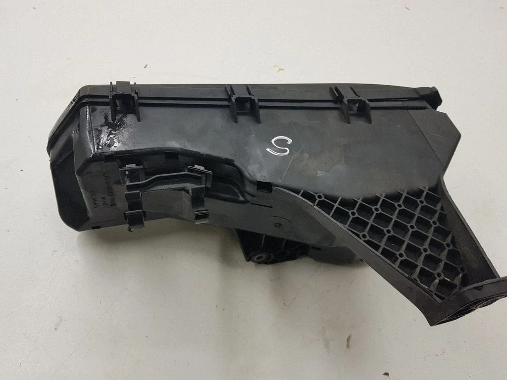 Fuse box cover 9494210