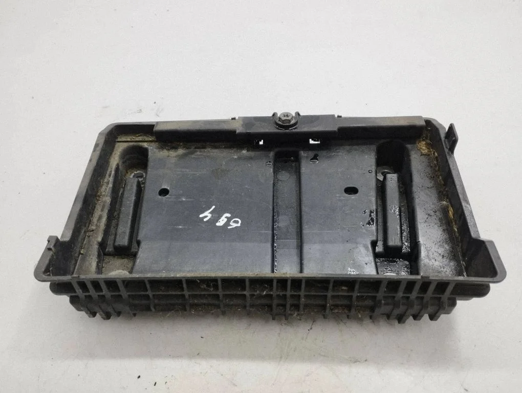 Battery tray