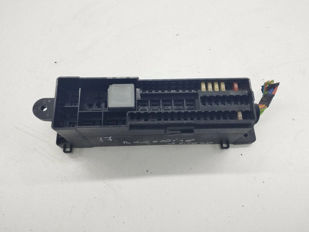Fuse box set 0094BP0001000800SB