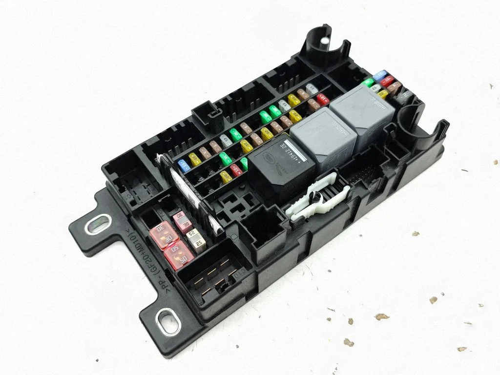 Fuse module – Land Rover Range Rover Evoque L551 (2018-)
