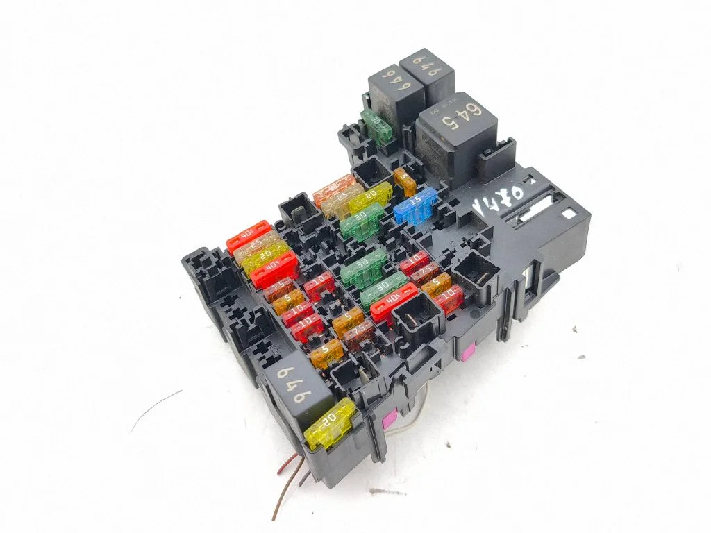 Fuse module – Volkswagen Tiguan Allspace (2017-)