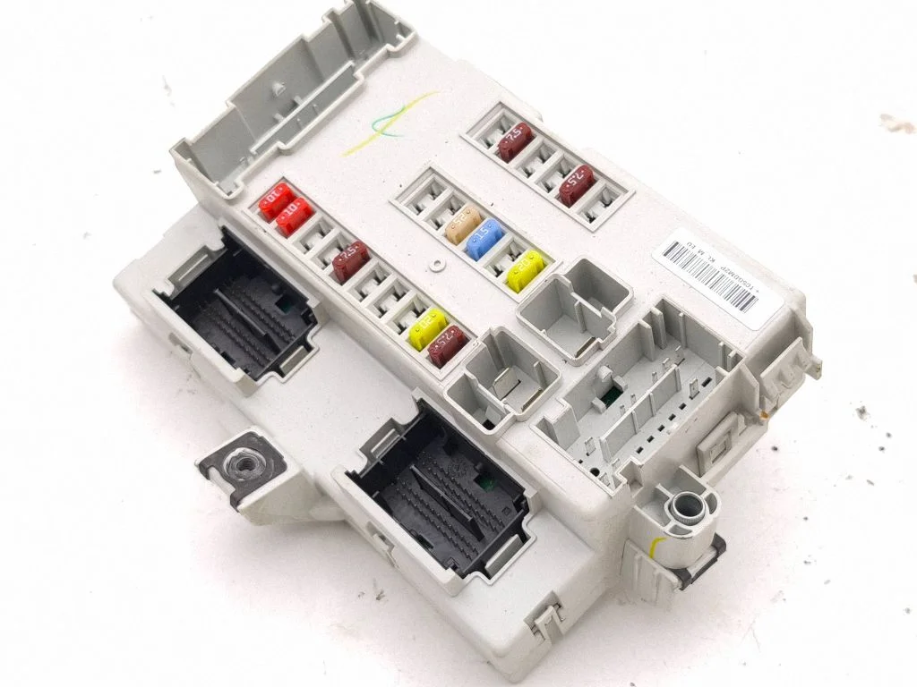 Drošinātāju bloks 68233380AC