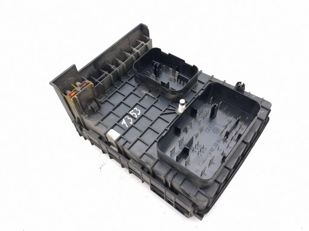 Fuse module – Volkswagen Golf Plus (2005-2013)